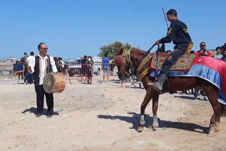 بدرالدين الوهيبي - الوزان وجها لوجه مع الحصان اثناء عرض فروسية - تونس