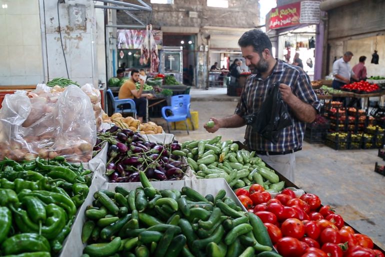 مزارعو ريف حلب بين غلاء التكاليف وتدني العائدات بسبب الانهيار الاقتصادي