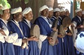 تحمل الرقصات التراثية بالمغرب رسائل عن النصر واستعراض القوة (الجزيرة)