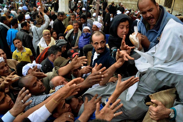 كيف يتجاوز مصريون تداعيات "كورونا" الاقتصادية؟