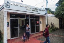 مكتبة سالمون دي لا سيلفا في التابعة للجامعة الوطنية المستقلة بمناغوا.