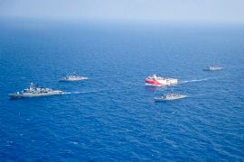 سفينة التنقيب والأبحاث التركية "عروج ريس" شرق البحر المتوسط (الأناضول)