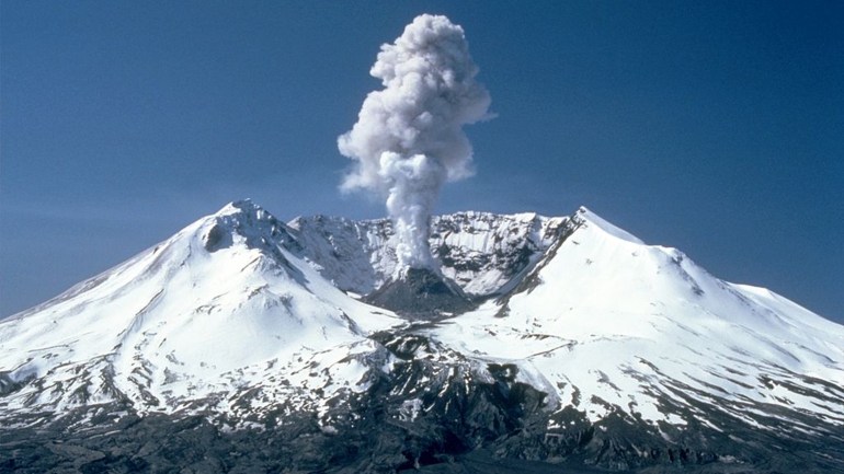 تعرض الثورانات البركانية الإنسان والمخلوقات الحية لمخاطر كبيرة