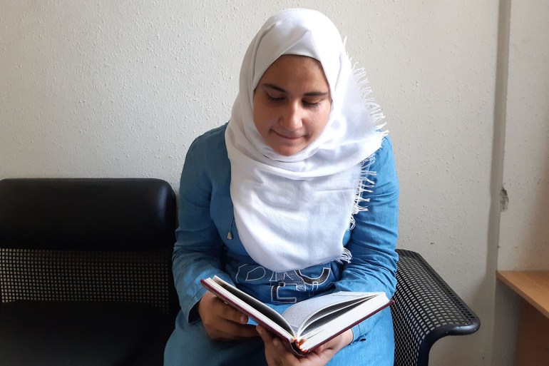 عاطف دغلس- الطفلة شيماء خلف هي ايضا أتمت حفظ القرآن خلال فترة الحجر-الضفة الغربية نابلس- الجزيرة نت6