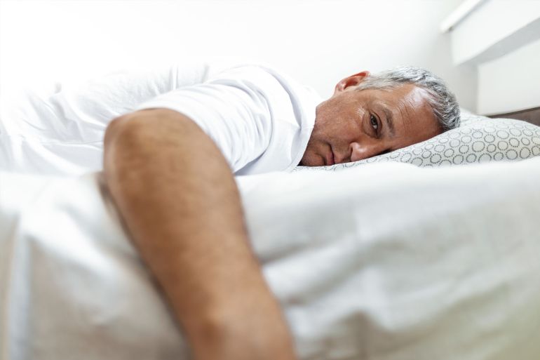 طرق خاطئة للنوم بعد بلوغك سن الأربعين