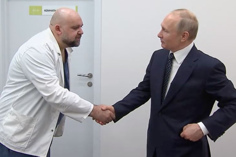 Head of Moscow's Kommunarka hospital tests positive a week after meeting President Putin
