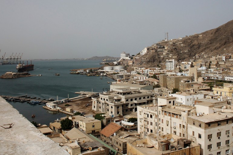 مدينة عدن اليمنية الميناء والبحر