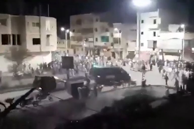 اشتباكات بين قوات الأمن والمتظاهرين في العوامية بالاقصر