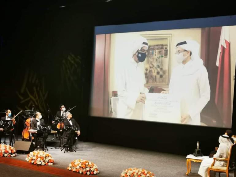 تكريم وعرفان للكاتب والمخرج المسرحي القطري عبد الرحمن المناعي (الجزيرة)