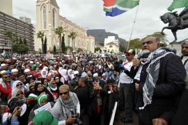 من مظاهره لدعم القضية الفلسطينية واغلاق السفارة الإسرائيلية في جنوب أفريقيا