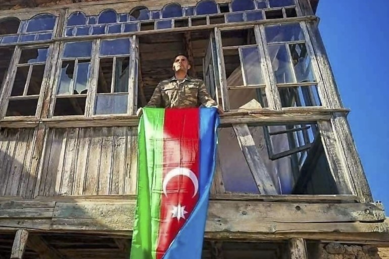 مصارع نمساوي أسلم حديثا يهنئ أذربيجان باستعادة كاراباخ