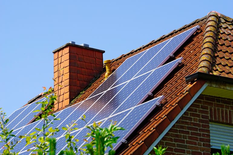 منازل بالطاقة الشمسية