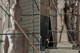 كسر برأس تمثال لأحد الملوك المنقول للمتحف الكبير بسبب النقل غير الاحترافي. الجزيرة/مصر