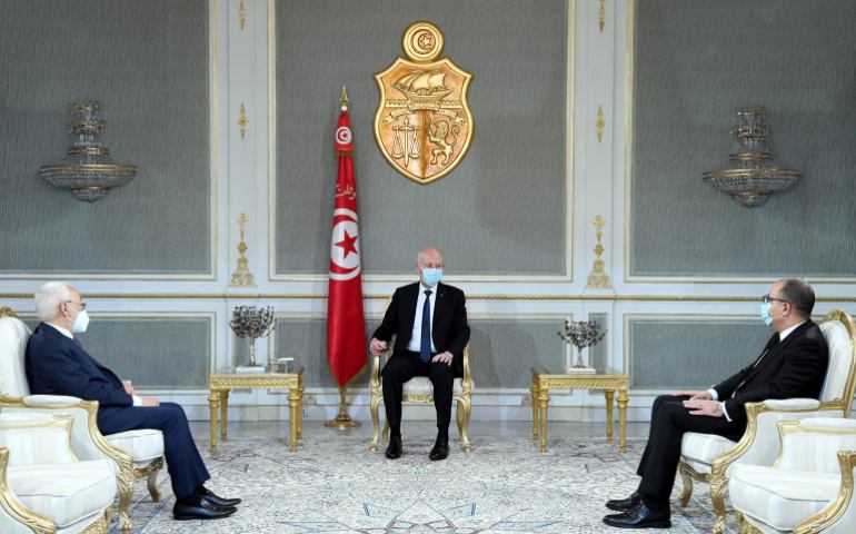 تونس لقاء بين الرئيس قيس سعيد ورئيس الحكومة هشام المشيشي (يمين) ورئيس البرلمان راشد الغنوشي بقصر قرطاج ديسمبر 2020