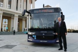أردوغان يذهب لاجتماع مجلس الوزراء بحافلة بدون سائق