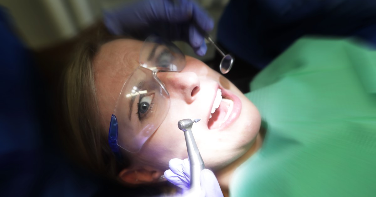 أتلف أسنانهم.. المئات من ضحايا طبيب أسنان فرنسي يستعدون لمقاضاته أوروبيا