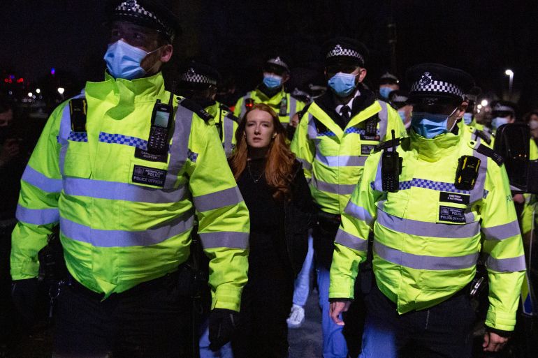 الشرطة البريطانية دافعت عن عناصرها الذين تصدوا للوقفة التضامنية مع سارة ايفرارد