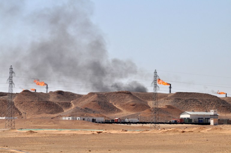 الوقود الأحفوري يبقى الطاقة الأساسية لتشغيل المولدات الكهربائية في الجزائر