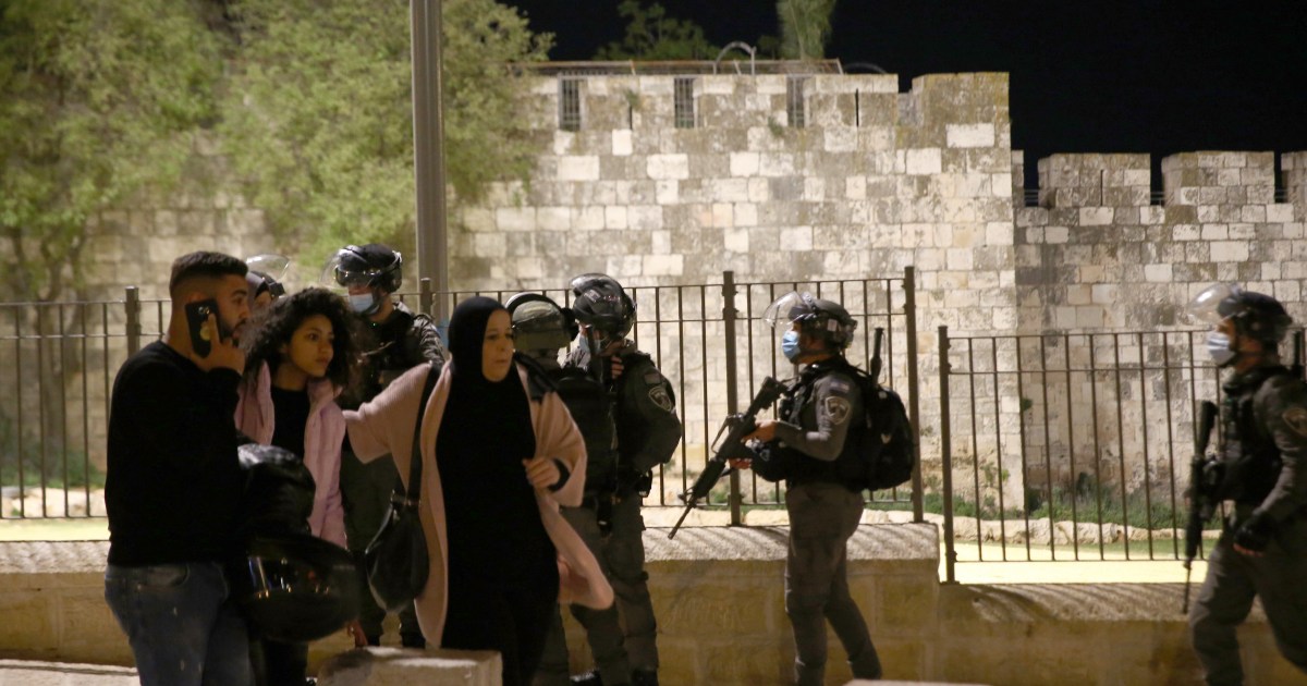 بعد صلاة التراويح.. اعتقال 8 فلسطينيين داخل ساحة المسجد الأقصى