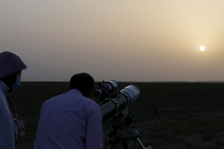 Saudi Arabia observes the moon to mark the beginning of Ramadan