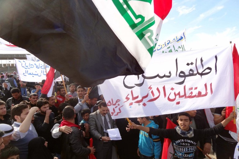 صورة عن مظاهرة في العراق للمطالبة بإطلاق سراح المعتقلين ، بعثها المراسل وقال إن مصدرها الفرنسية