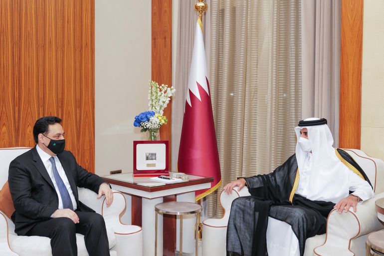 أمير قطر برئيس حكومة تصريف الأعمال اللبنانية حسان دياب