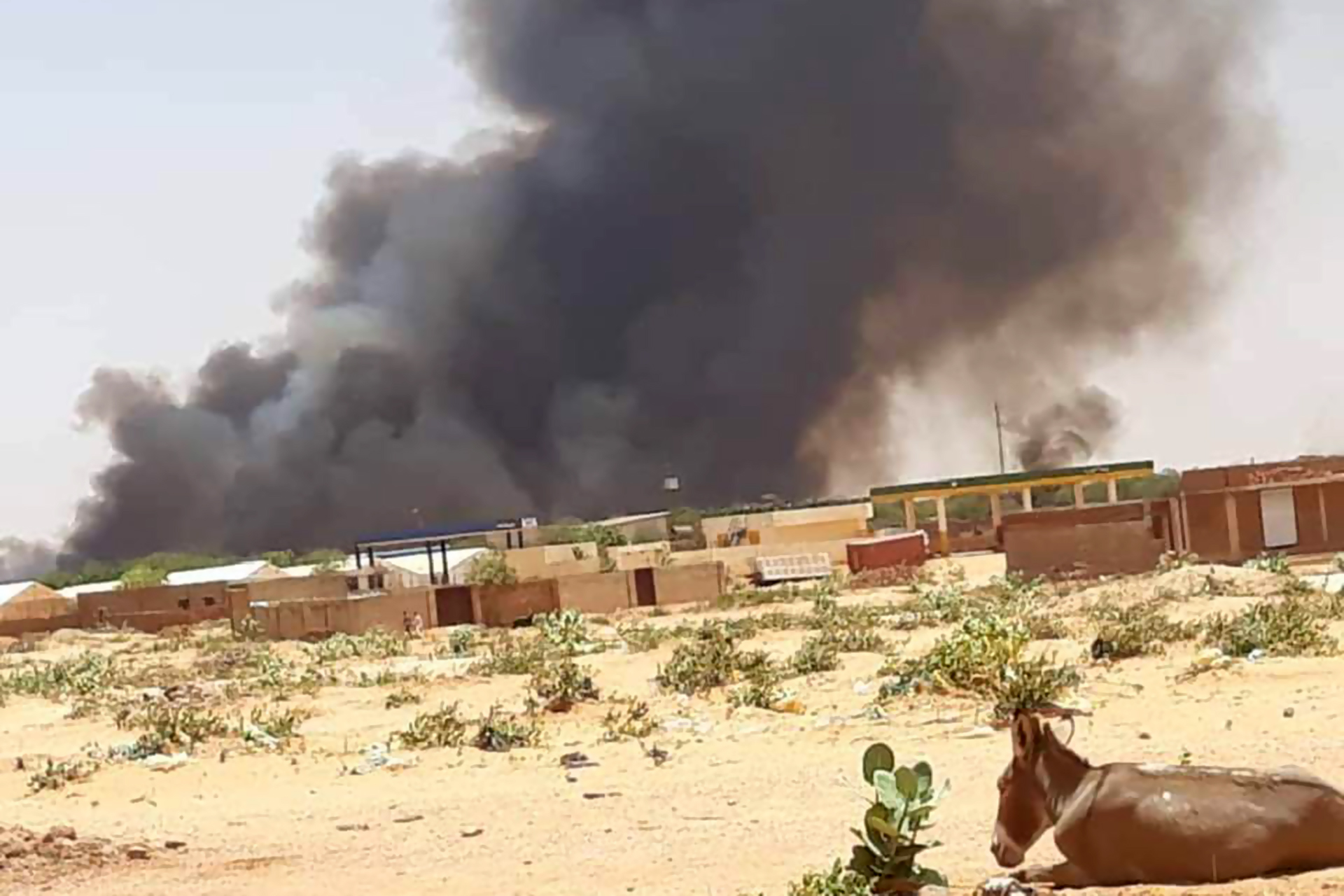 اشتباكات الخرطوم تحرق دارفور.. وقائع الموت والنزوح في "الجنينة" ومخاوف من كارثة إنسانية