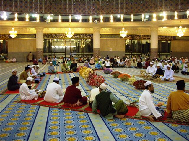 جلسات تدارس القرآن -رمضان ماليزيا.. تقاليد عريقة وصلات غير منقطعة