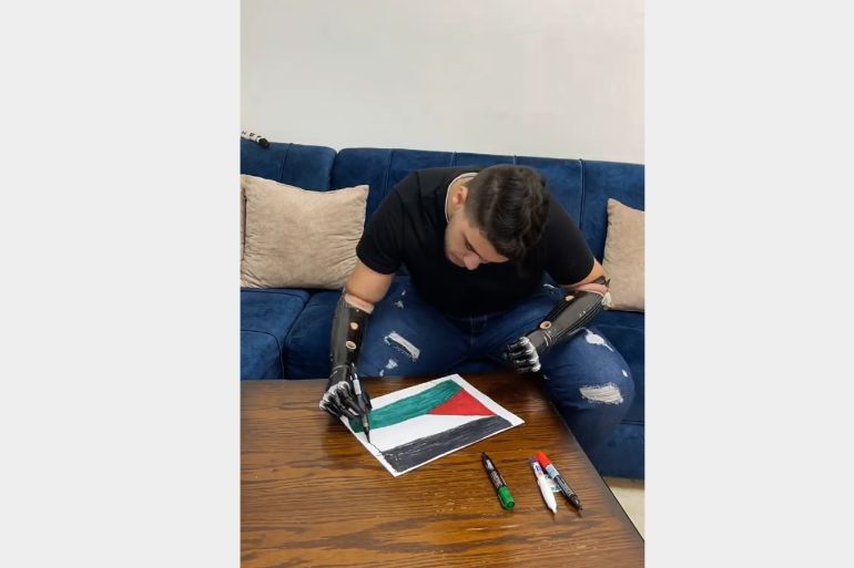 فتى الزرقاء يعبر عن دعمه للمقاومة الفلسطينية