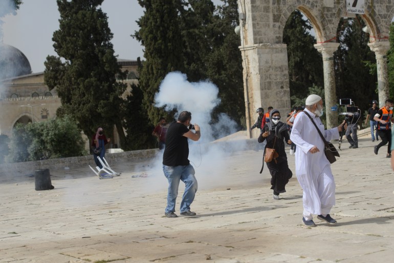 Israeli police intervene in Palestinians at Masjid al-Aqsa Compound