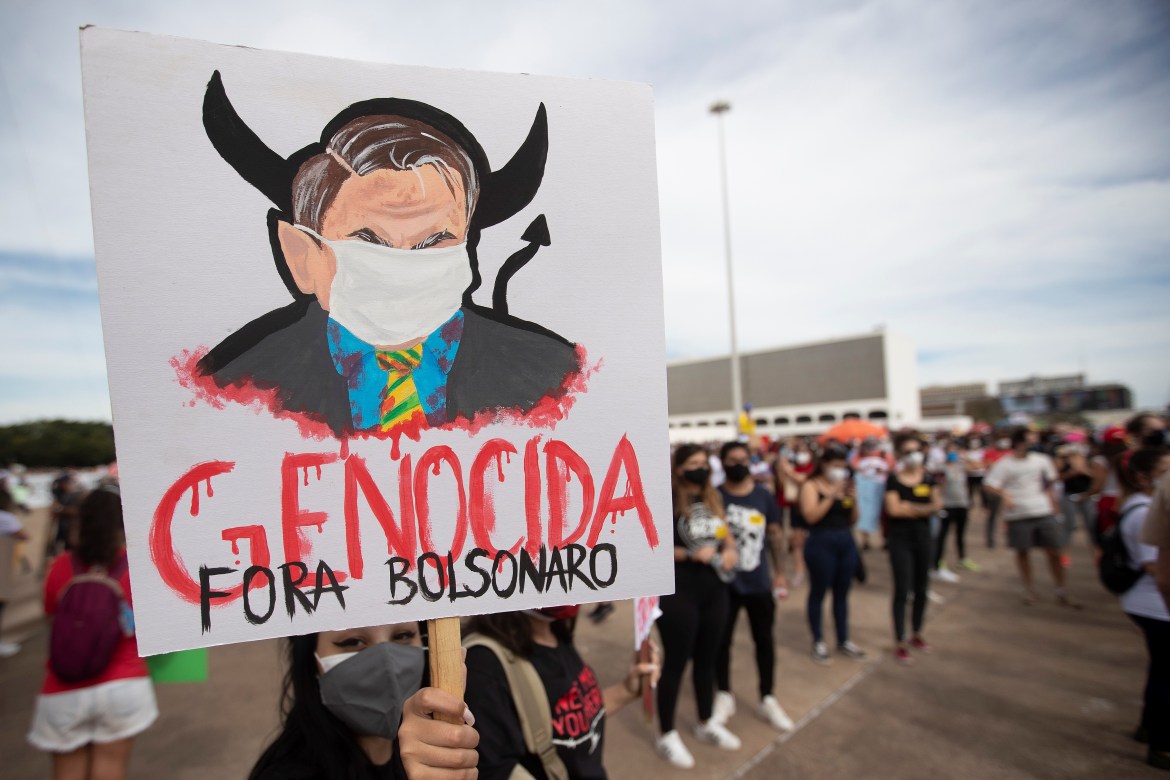 This is how the protesters photographed President Jair Bolsonaro in the capital, Brasilia (European)