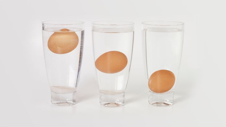 5 طرق لتعرف ما إذا كانت البيضة طازجة أم فاسدة
