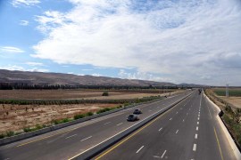 جزء من الطريق السيار الذي سيربط طريق الصحراء الأفريقية بالموانئ الجزائرية (الجزيرة)