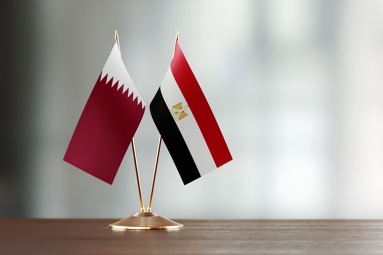 علمي قطر ومصر