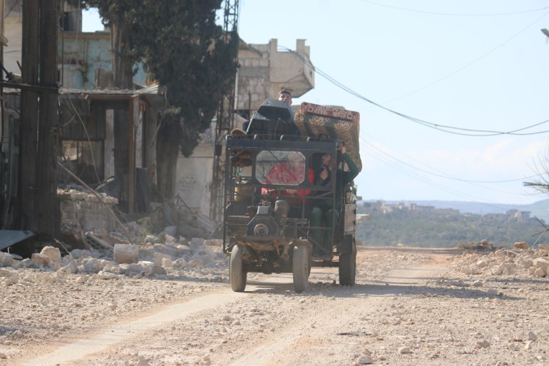 نزح أكثر من 4 آلاف مدني خلال شهرين في ريف إدلب جراء تصعيد النظام وروسيا (الجزيرة نت)