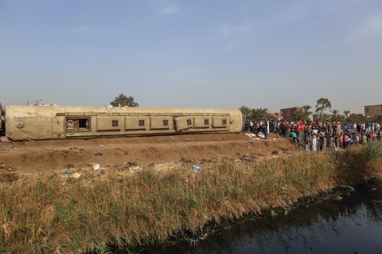 Casualties as passenger train derails in Egypt