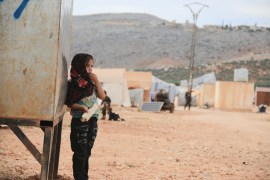مخيمات الشمال السوري تعاني من موجة الحر ونقص المياه (الجزيرة نت)