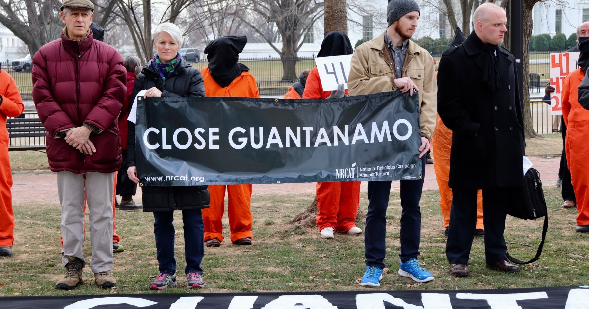 بقعة تلطخ سمعة الولايات المتحدة.. عشرات النواب يطالبون بايدن بإغلاق سجن غوانتانامو