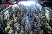 مئات الجنود البريطانيين في طريقهم إلى أفغانستان للإشراف على إجلاء الدبلوماسيين والرعايا البريطانيين (رويترز)