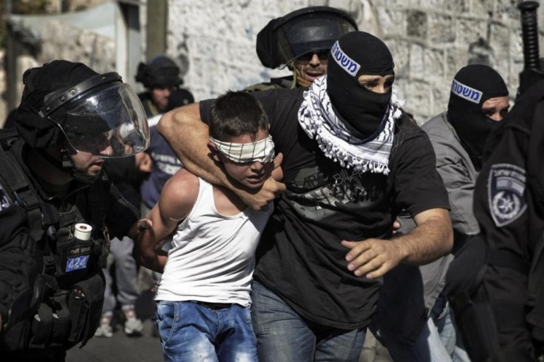 صور لاعتقال أطفال فلسطينيين من قبل جيش الاحتلال الإسرائيلي/ المصدر: صفحات التواصل.