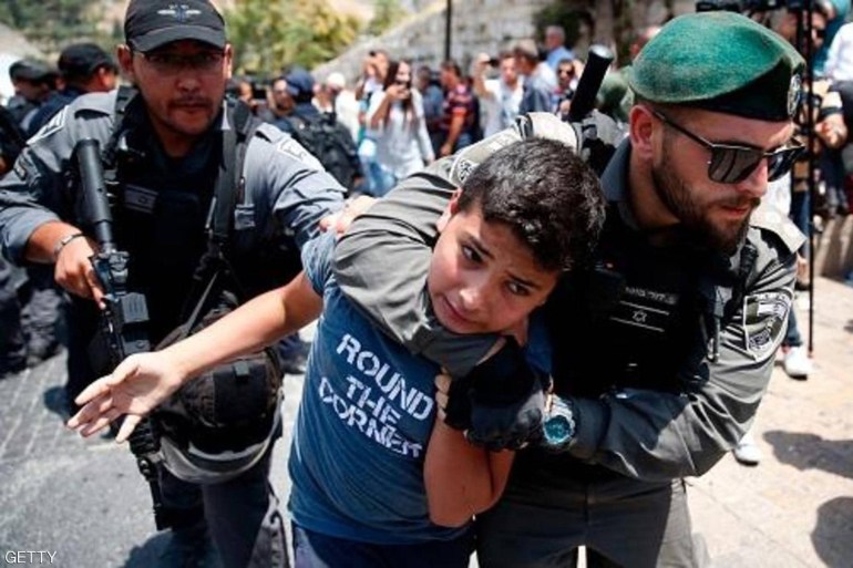 صور لاعتقال أطفال فلسطينيين من قبل جيش الاحتلال الإسرائيلي/ المصدر: صفحات التواصل.
