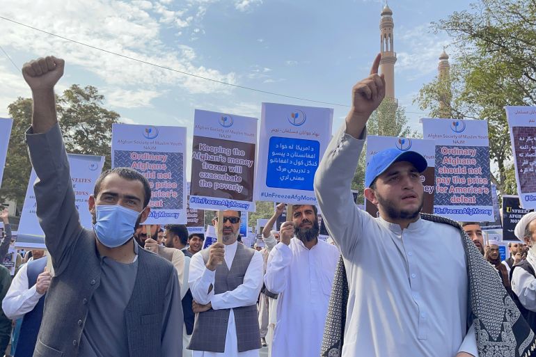 Protest in Kabul demanding US the release of Afghan foreign reserves
