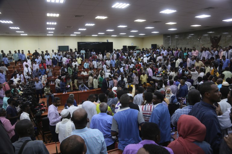 Sudanese at Sudan's Anti-Corruption Committee building