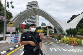 البرلمان الماليزي يستأنف أعماله دون ضمانات بعدم عودة الأزمة السياسية