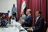 درجال (وسط) يتولى رئاسة اتحاد الكرة العراقي بجانب كونه وزيرا للشباب والرياضة (مواقع التواصل)