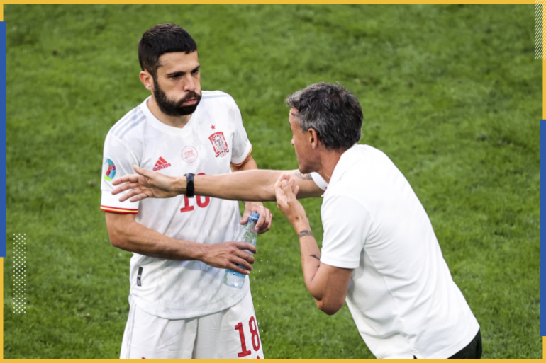 EURO 2020: Switzerland vs Spain- - SAINT PETERSBURG, RUSSIA - JULY 02: Head coach Luis Enrique (R) of Spain gives tactics to his player Jordi Alba (18) during the UEFA EURO 2020 quarter-final football match between Switzerland and Spain at the Saint Petersburg Stadium in Saint Petersburg, Russia on July 2, 2021.