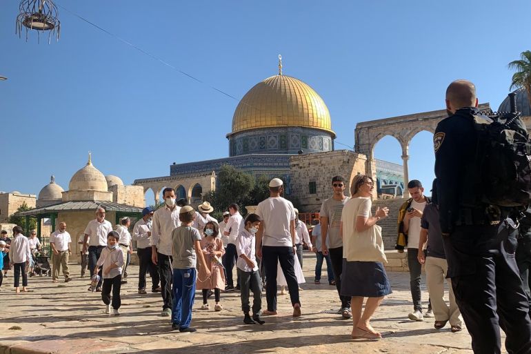 Fanatic Jews enter Masjid al-Aqsa Compound