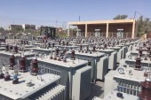 العراق يعاني من أزمة شبه متواصلة في انقطاع التيار الكهربائي (الجزيرة نت)