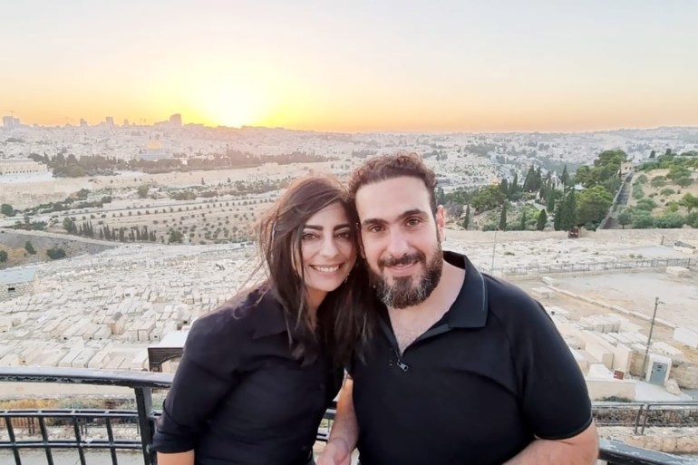 مجدولين وزوجها الصحفي محمد خيري.. لم يتمكنا من الانتقال للعيش معا بشكل دائم في أي مكان بعد