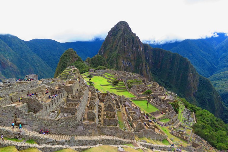 ماتشو بيتشو بنيت في البيرو على سفح جبال الانديز في منتصف القرن الخامس عشر- بكسل